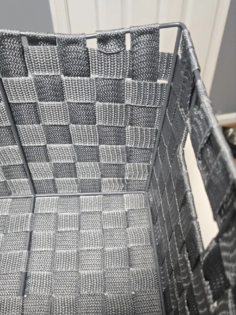 N/A gray woven